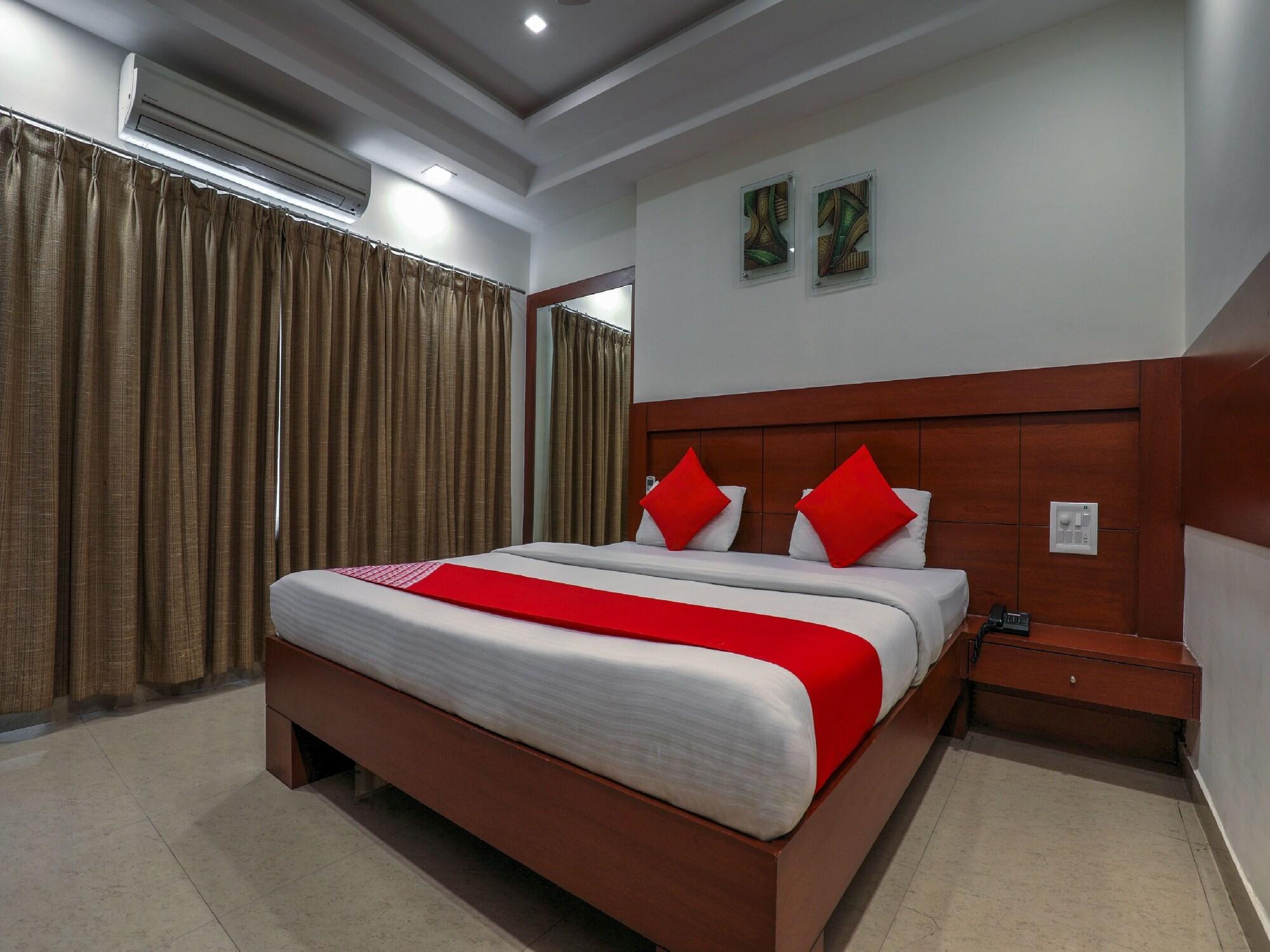 Treebo Trend Hotel Jp Plaza Nampally Hyderabad Exteriör bild