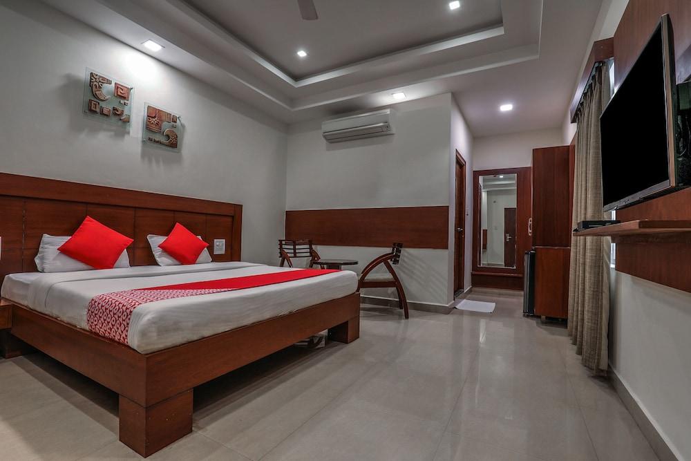 Treebo Trend Hotel Jp Plaza Nampally Hyderabad Exteriör bild