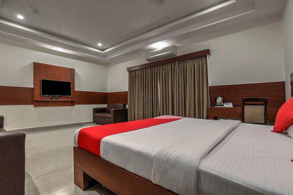 Treebo Trend Hotel Jp Plaza Nampally Hyderabad Exteriör bild