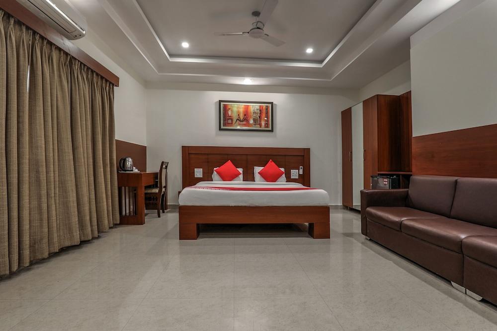Treebo Trend Hotel Jp Plaza Nampally Hyderabad Exteriör bild