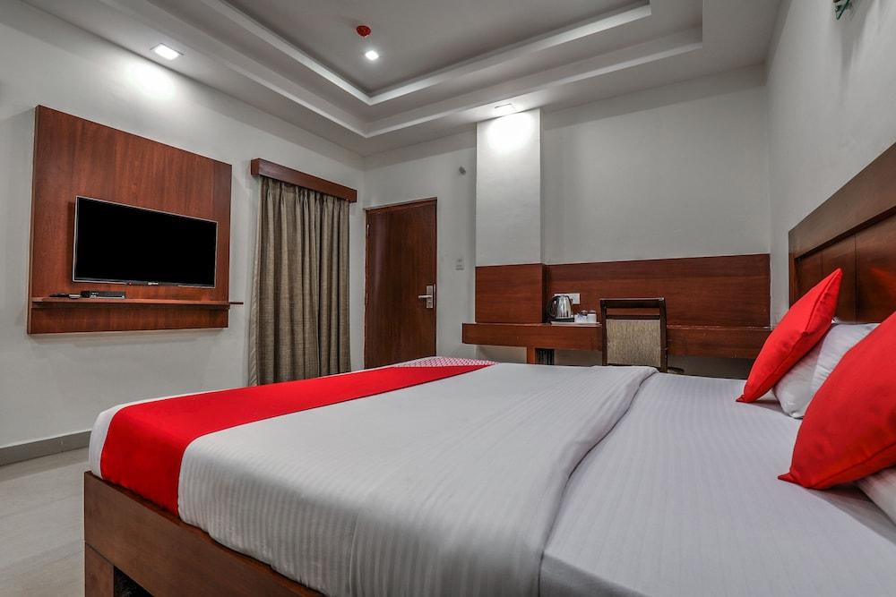 Treebo Trend Hotel Jp Plaza Nampally Hyderabad Exteriör bild