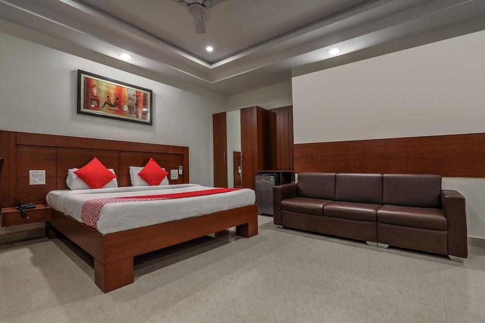 Treebo Trend Hotel Jp Plaza Nampally Hyderabad Exteriör bild