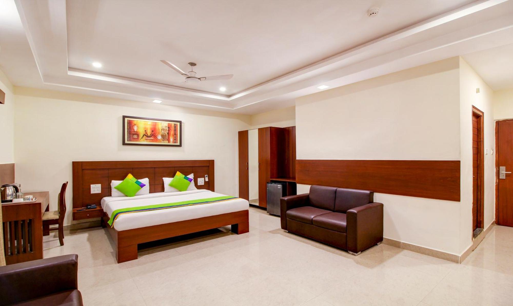Treebo Trend Hotel Jp Plaza Nampally Hyderabad Exteriör bild