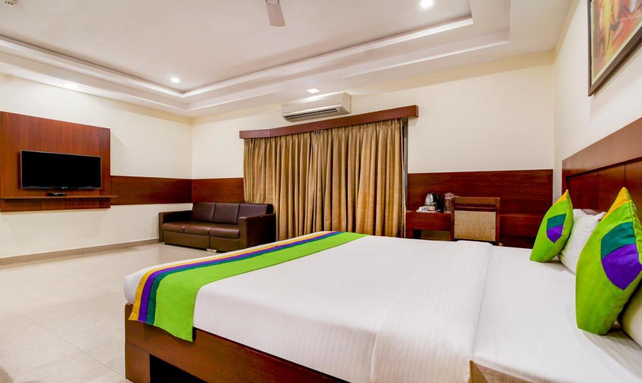 Treebo Trend Hotel Jp Plaza Nampally Hyderabad Exteriör bild
